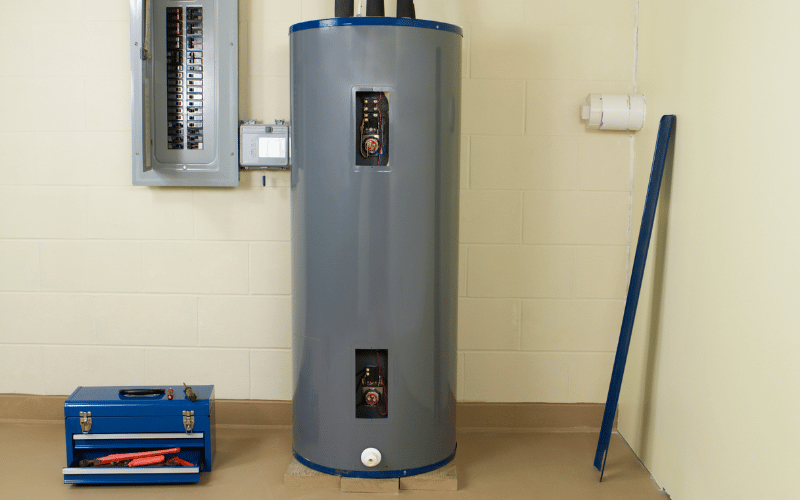 Chauffe-eau électrique dans un local technique